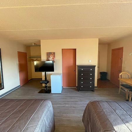 Motel St-Eustache 圣厄斯塔什 外观 照片