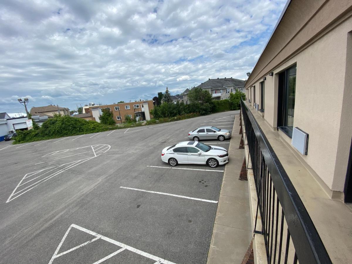 Motel St-Eustache 圣厄斯塔什 外观 照片