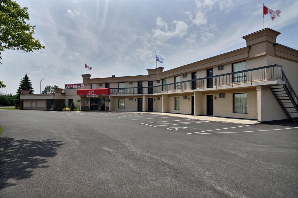 Motel St-Eustache 圣厄斯塔什 外观 照片